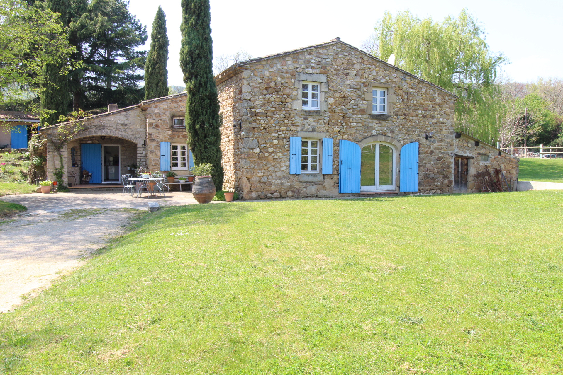 vente PROPRIÉTÉ SUR 4 Ha ARDèCHE (07)