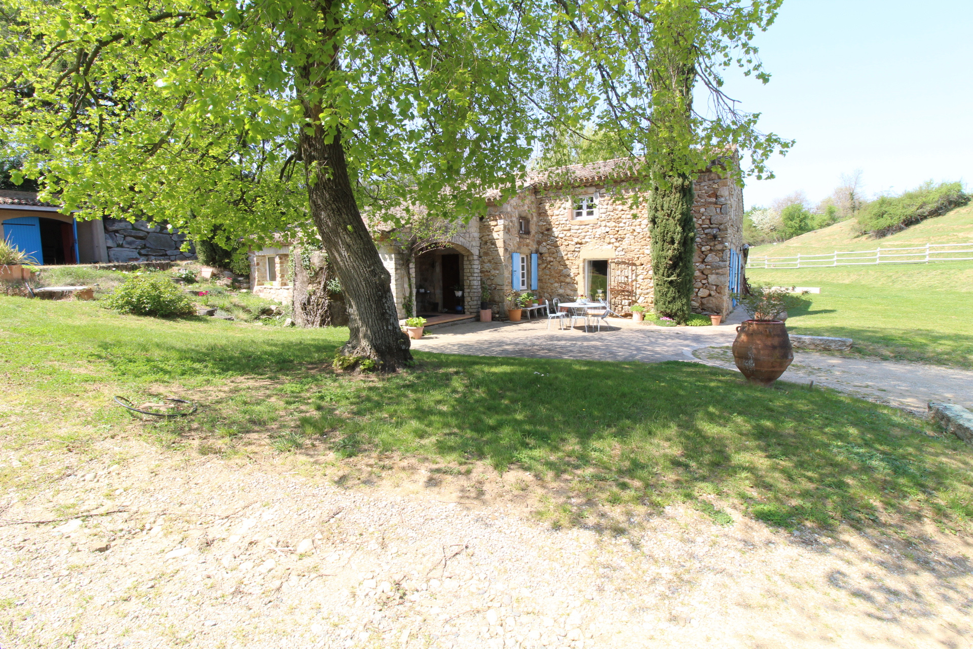 vente PROPRIÉTÉ SUR 4 Ha ARDèCHE (07)